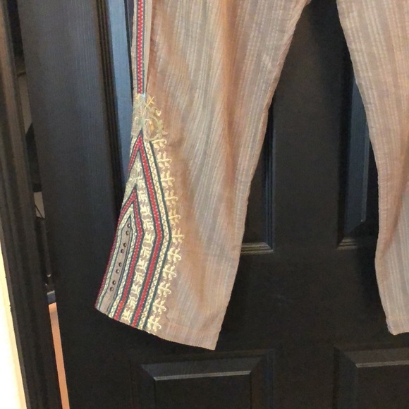 Two Ten Ten Five Capris - Picture 2 of 7